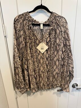 Snake Print Long Sleeve V-Neck Blouse - Beige/Black